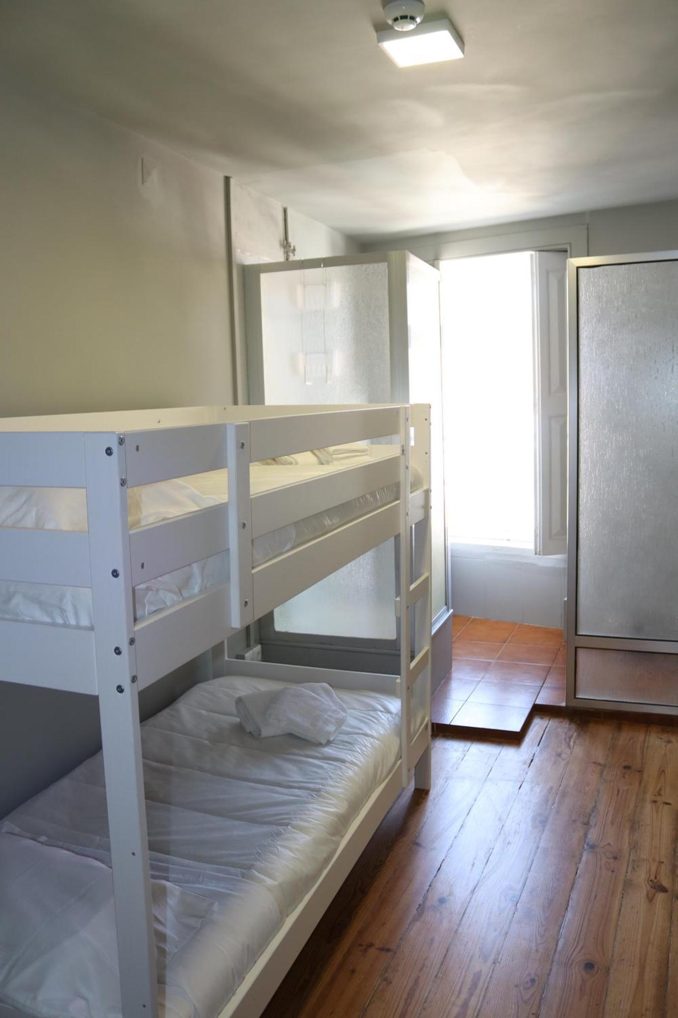 A Beira Hostel Авейру Екстер'єр фото